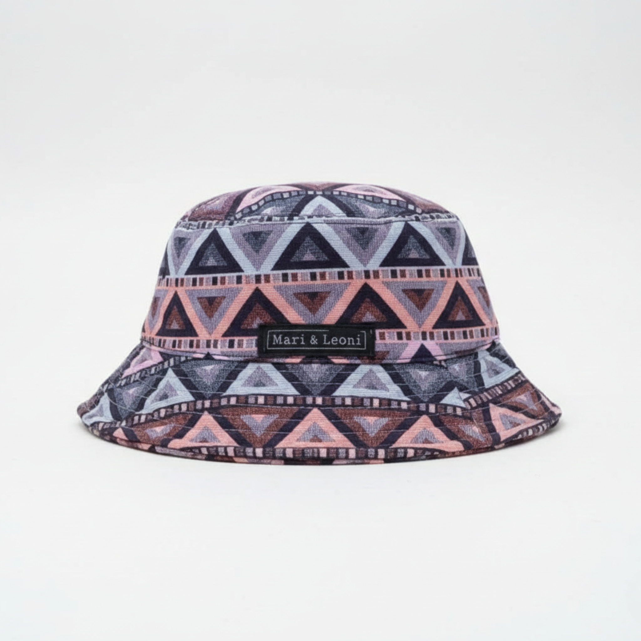 כובע באקט מיוחד בהדפס משולשים